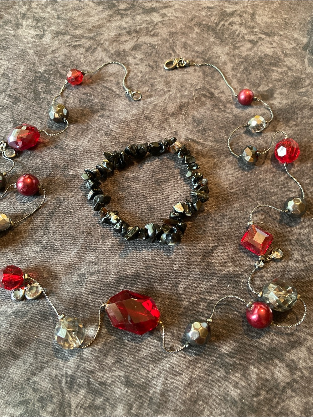 Black & Red Beaded Necklace & Bracelet Set